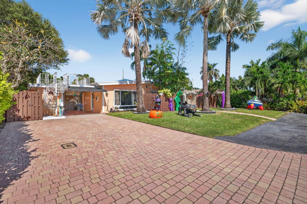 Photo of 255 Neptune Avenue, Fort Lauderdale, FL 33308 (MLS # F10532474)