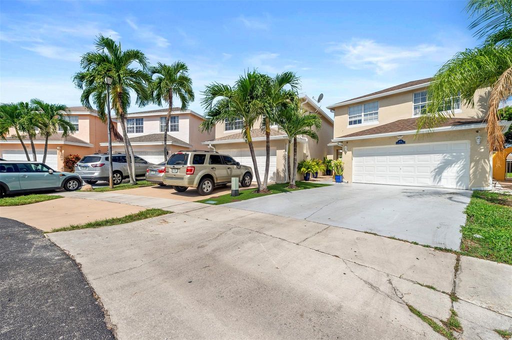 Photo of 4121 Eastridge Circle, Deerfield Beach, FL 33064 (MLS # F10526535)