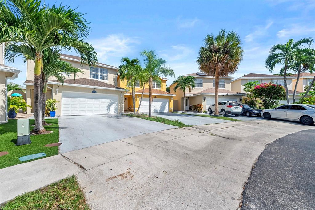 Photo of 4121 Eastridge Circle, Deerfield Beach, FL 33064 (MLS # F10526535)