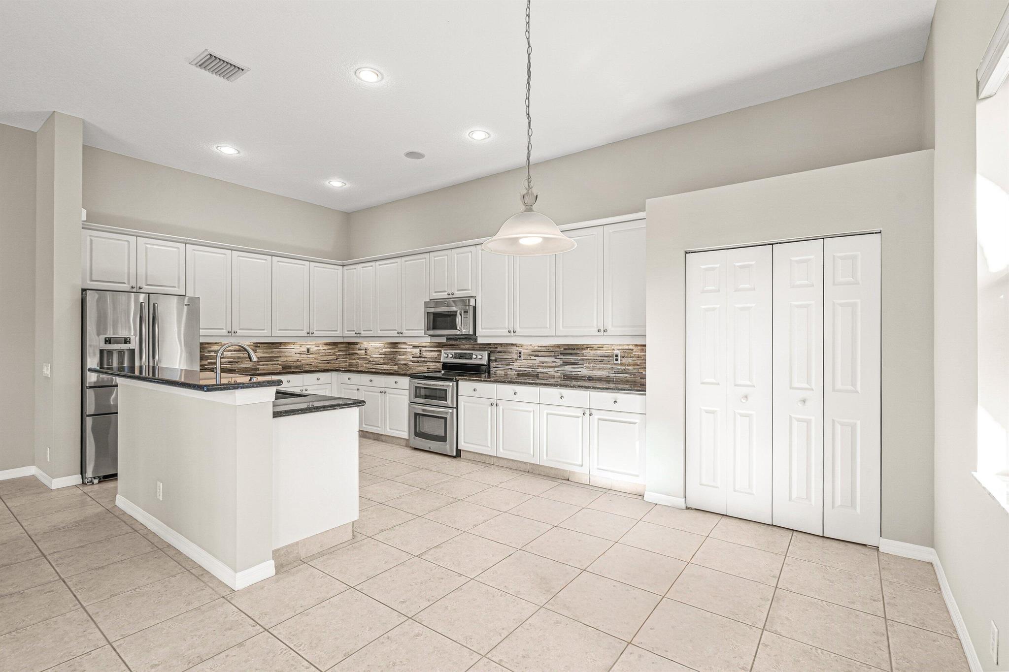 SECTOR 2-PARCELS 17 18 19 - Residential Lease