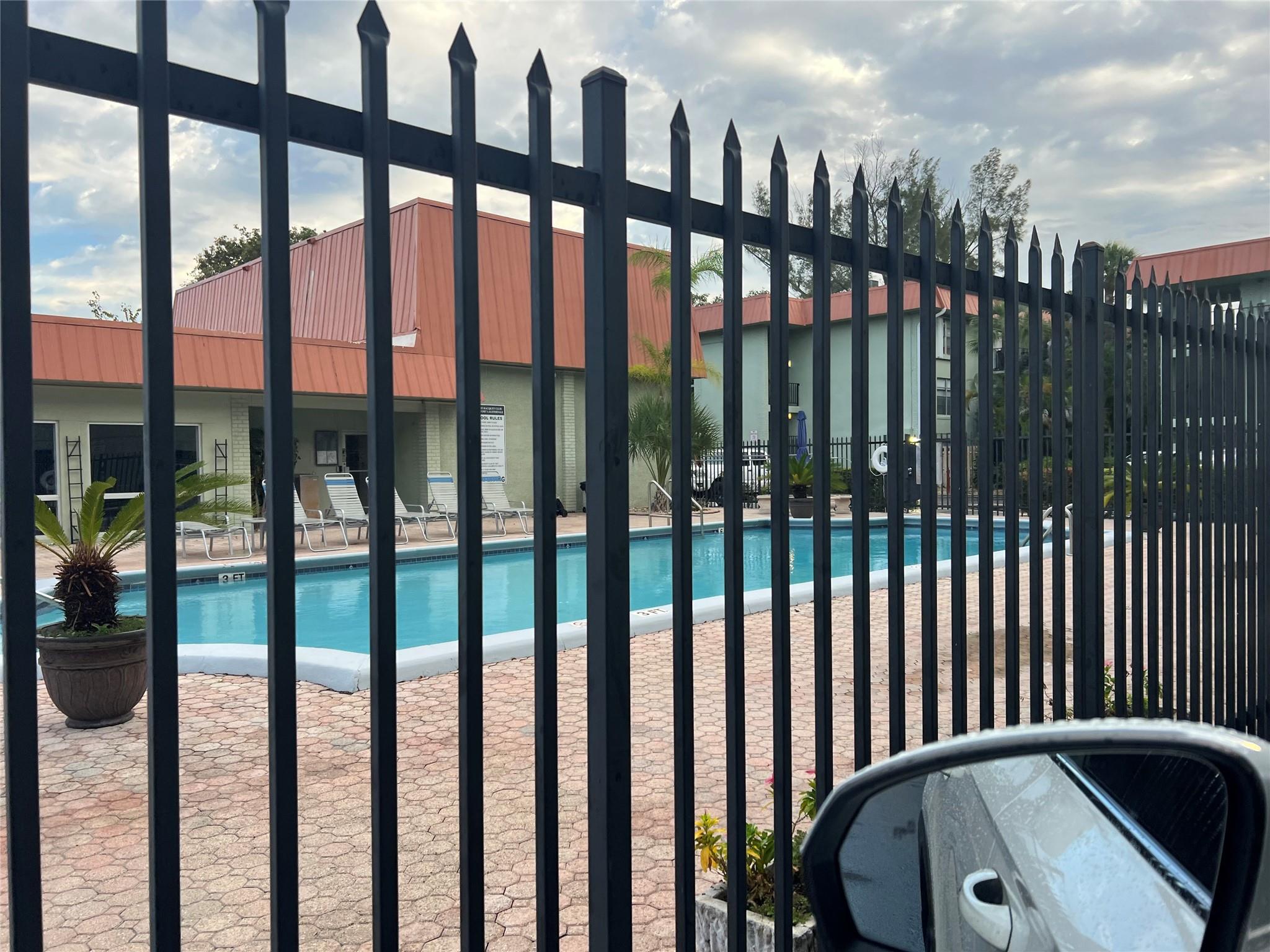 809 W Oakland Park Blvd K9