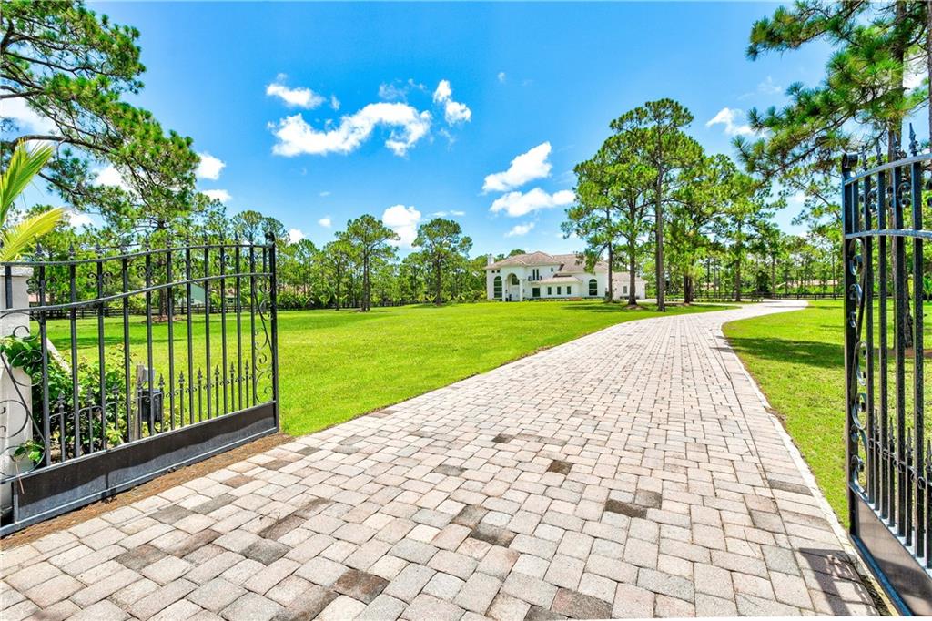 Caloosa 1st Add - Residential