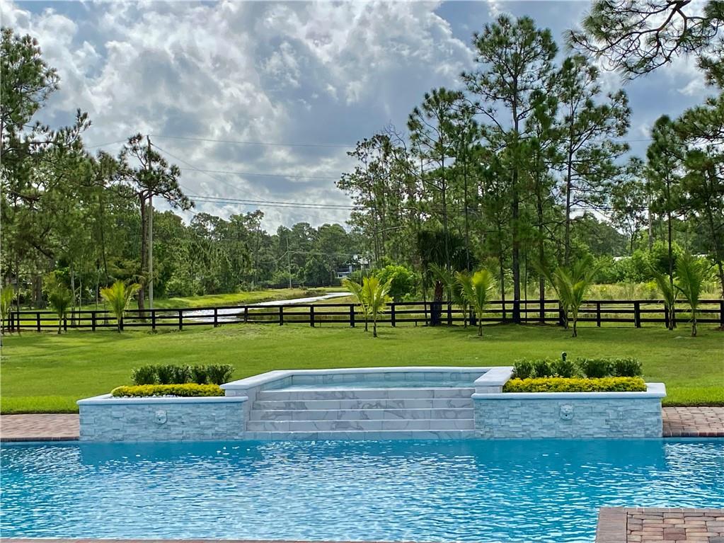 Caloosa 1st Add - Residential