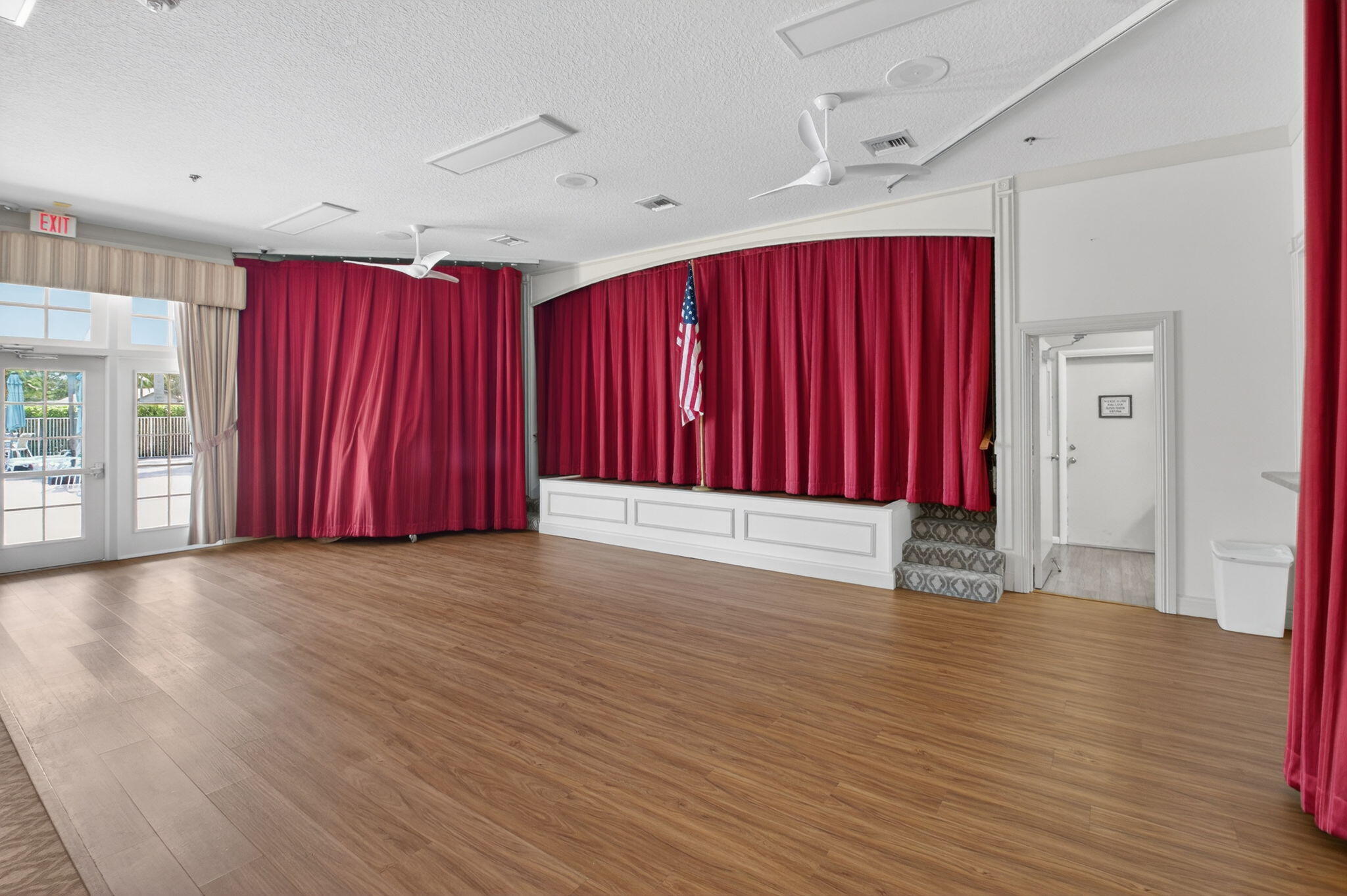 WINDWARD PALM BEACH - Residential