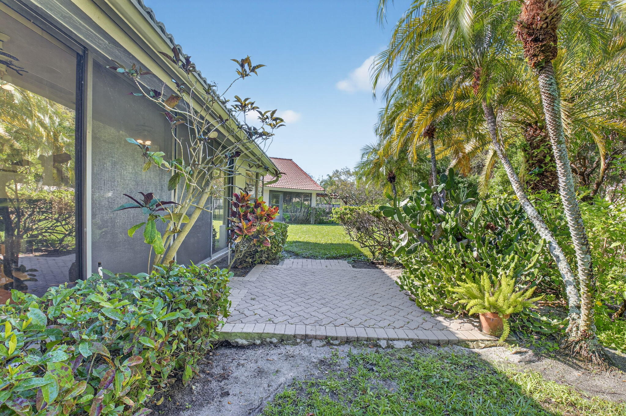 WINDWARD PALM BEACH - Residential