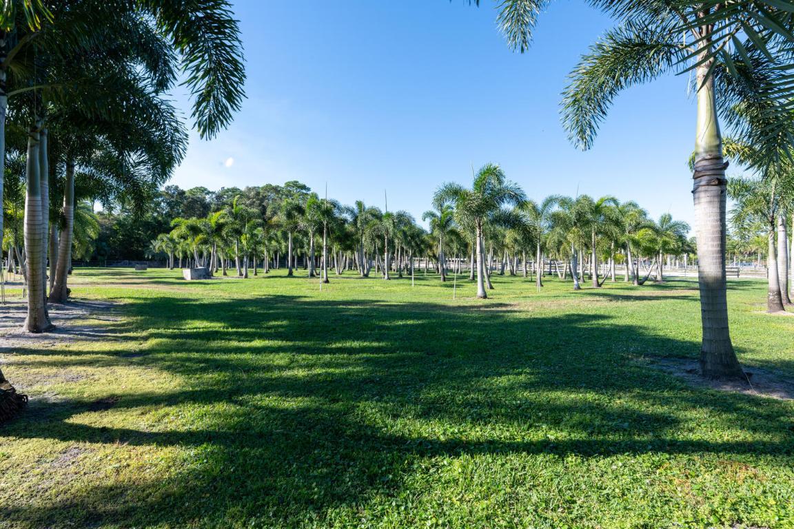 LOXAHATCHEE GROVES - Residential
