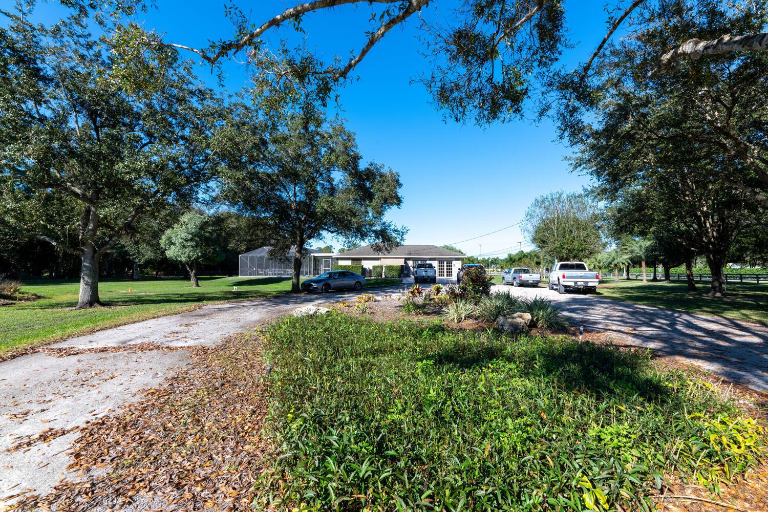 LOXAHATCHEE GROVES - Residential
