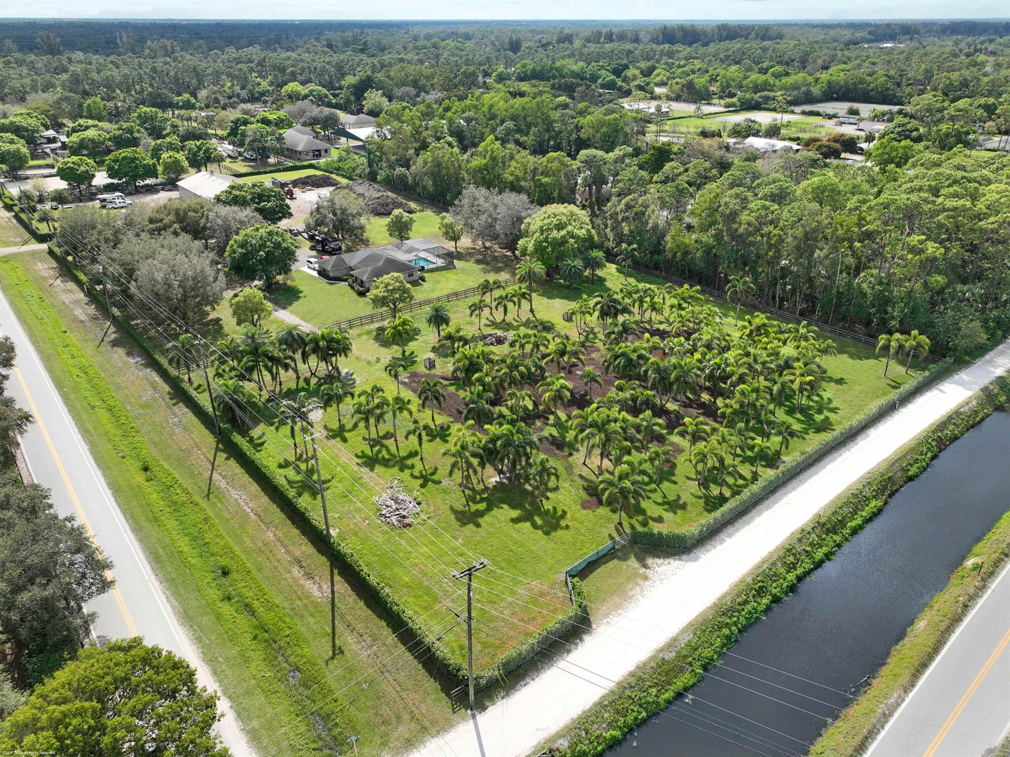 LOXAHATCHEE GROVES - Residential