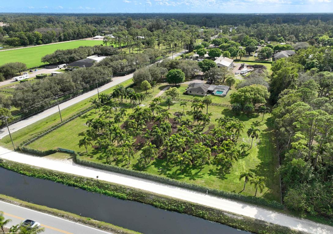 LOXAHATCHEE GROVES - Residential