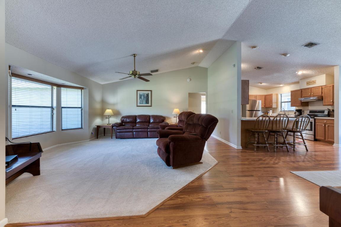 LOXAHATCHEE GROVES - Residential