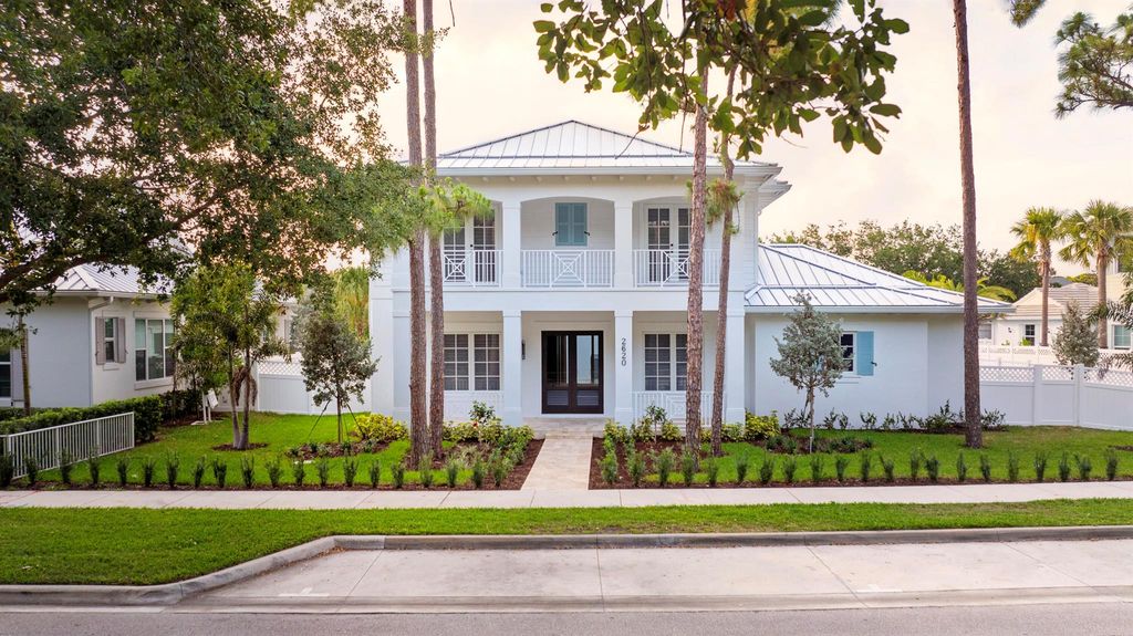 Photo of 2620 Greenway Drive, Jupiter, FL 33458 (MLS # R11057661)