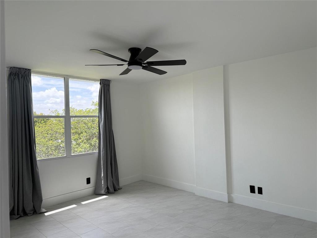 ROYAL PARK CONDO - Residential