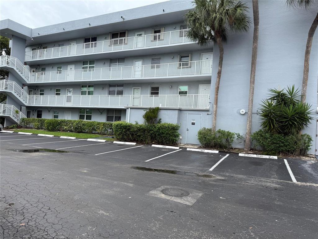 ROYAL PARK CONDO - Residential