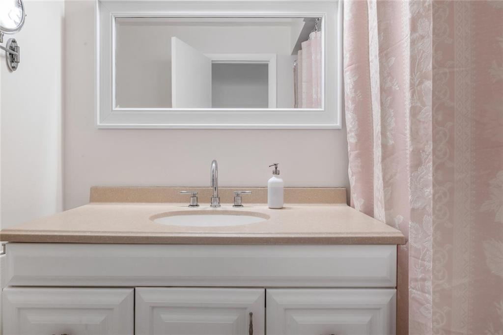 GUARDIAN ESTATES 81-41 B - Residential
