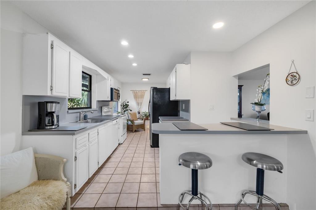 GUARDIAN ESTATES 81-41 B - Residential