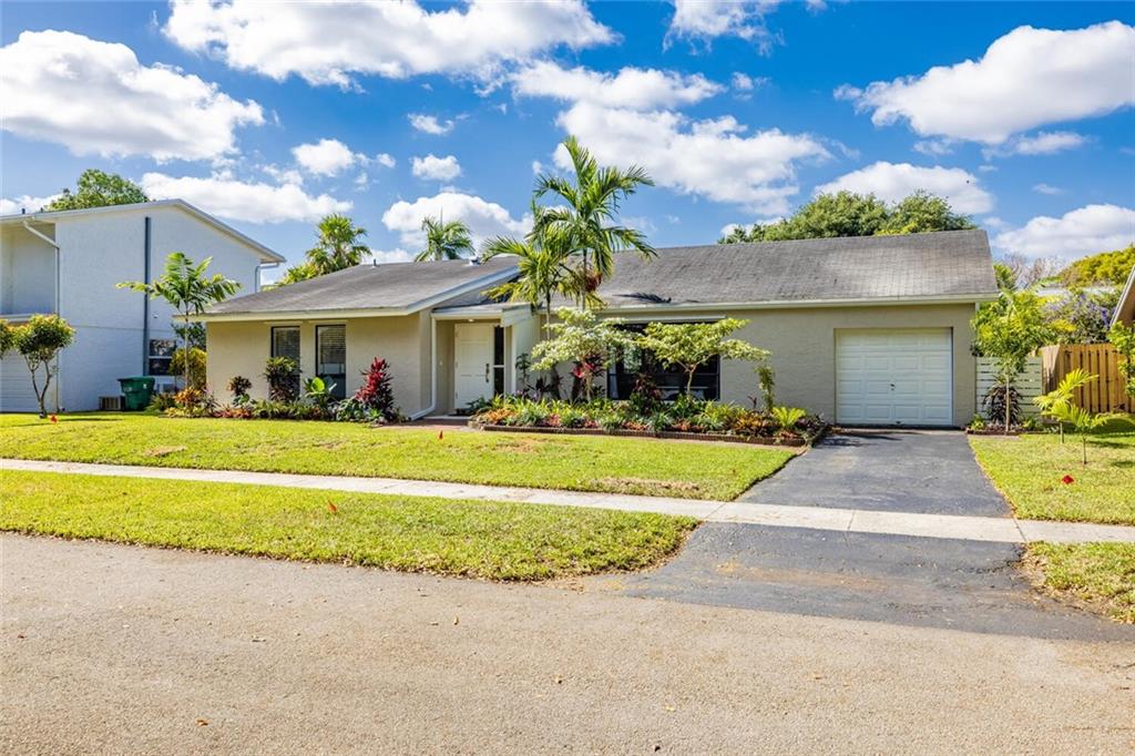 GUARDIAN ESTATES 81-41 B - Residential