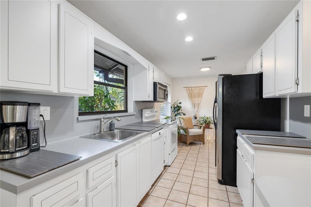 GUARDIAN ESTATES 81-41 B - Residential