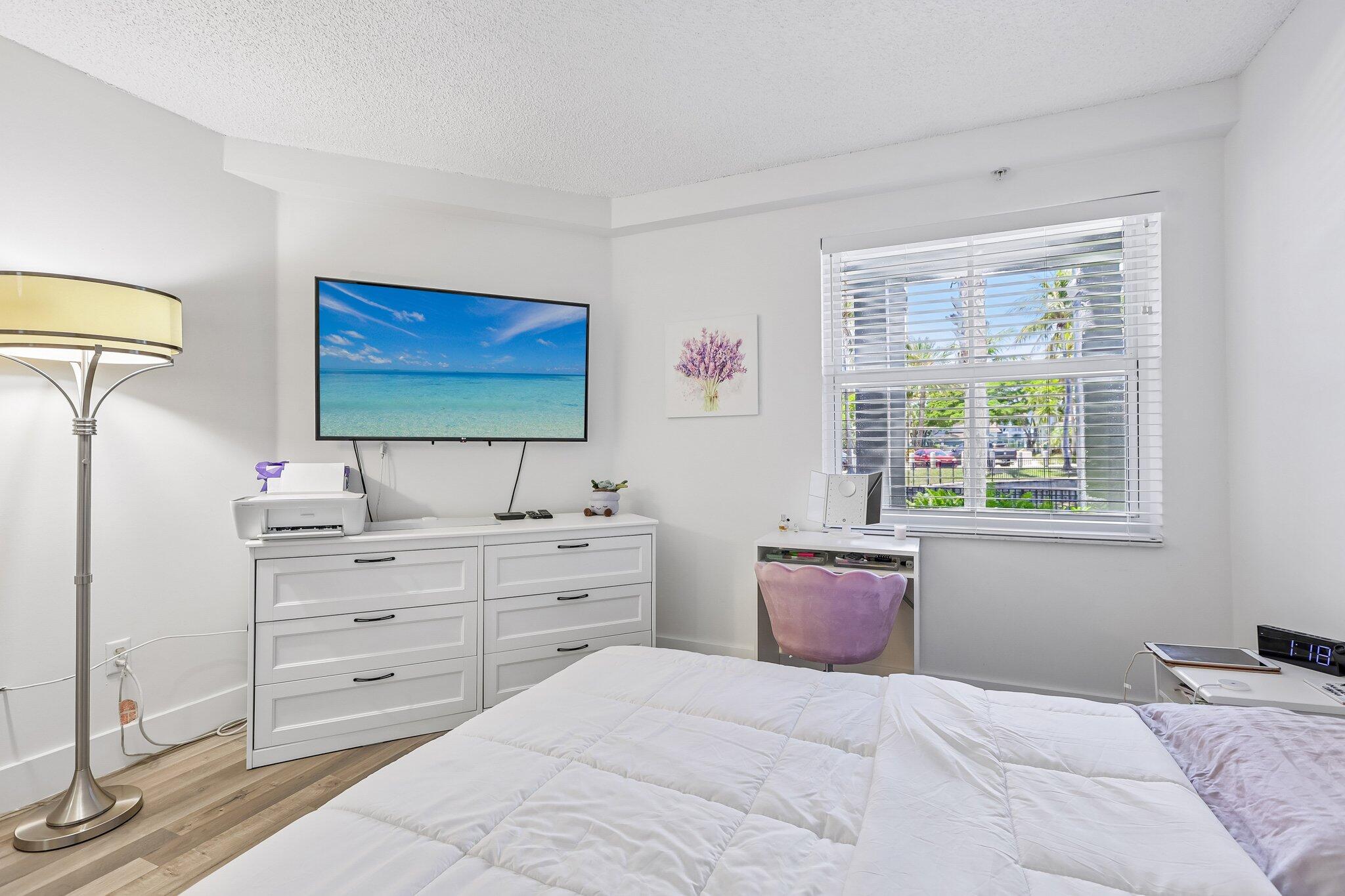 LA VIA CONDO - Residential