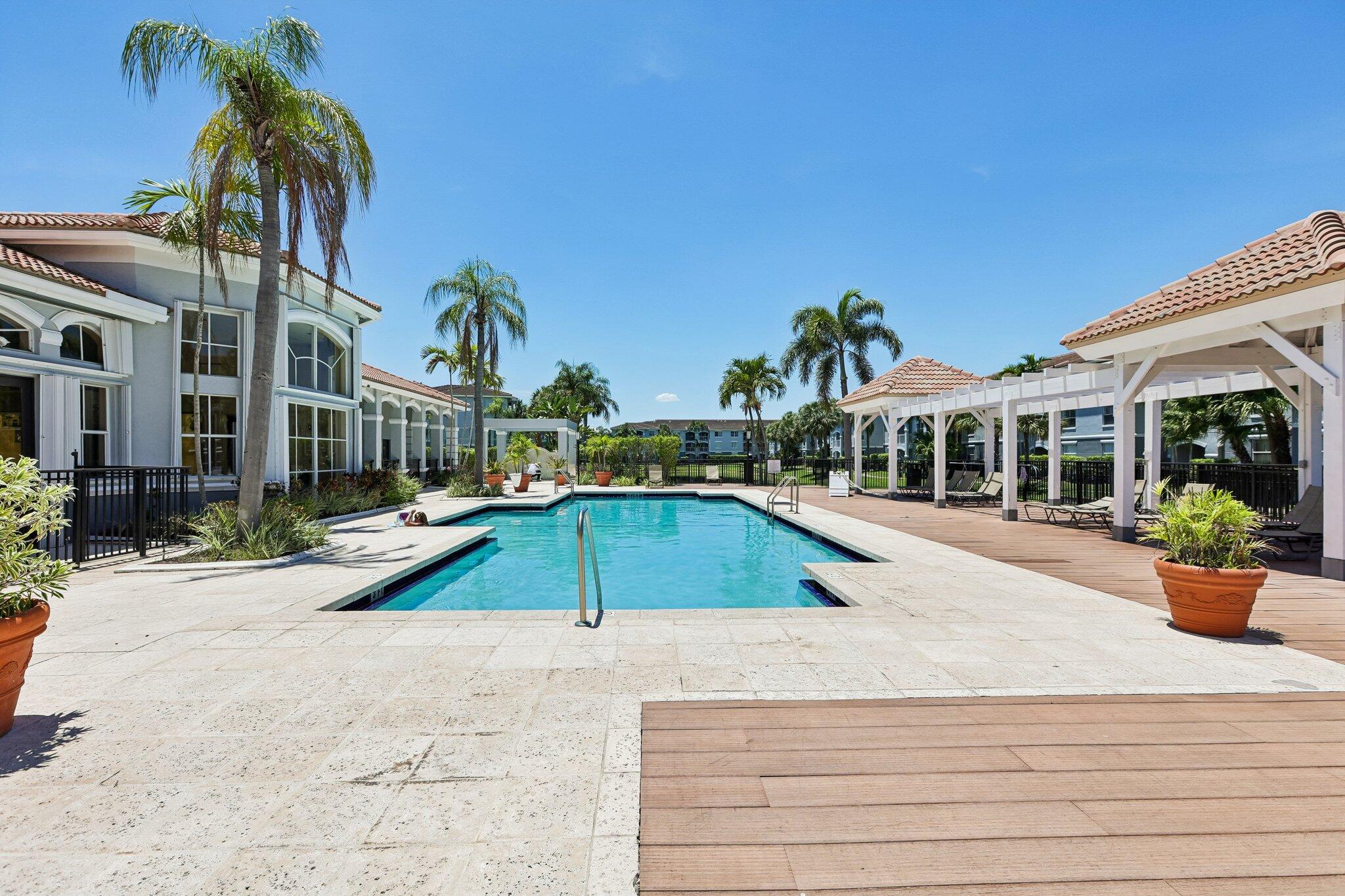 LA VIA CONDO - Residential