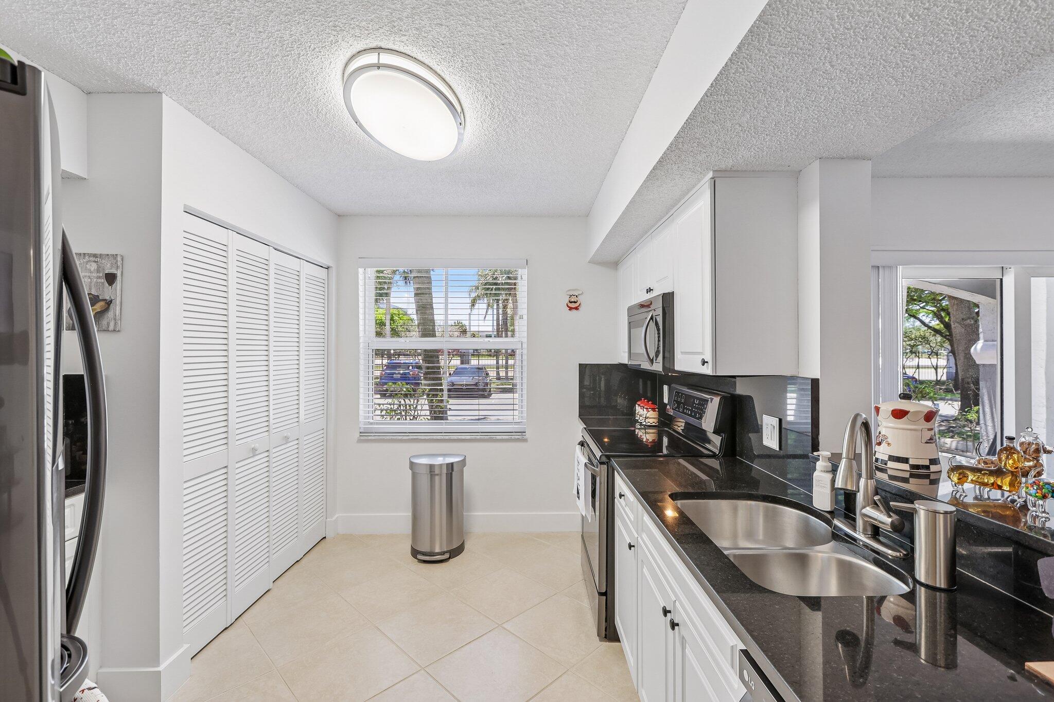 LA VIA CONDO - Residential