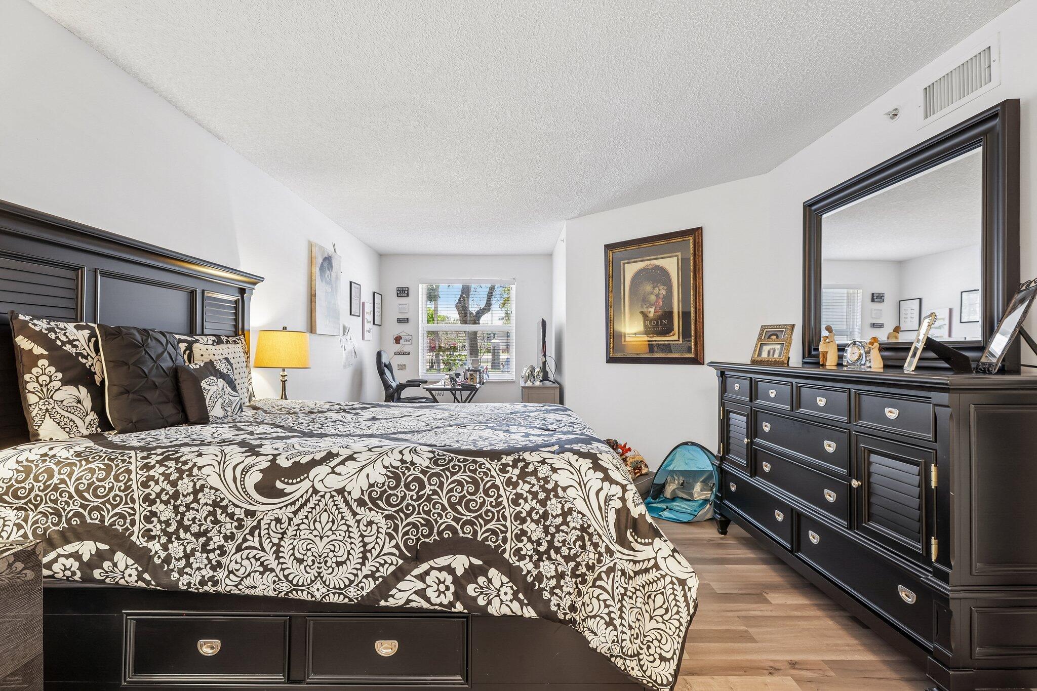 LA VIA CONDO - Residential
