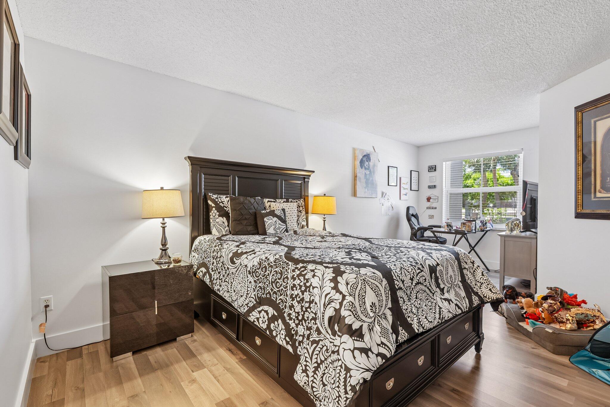 LA VIA CONDO - Residential