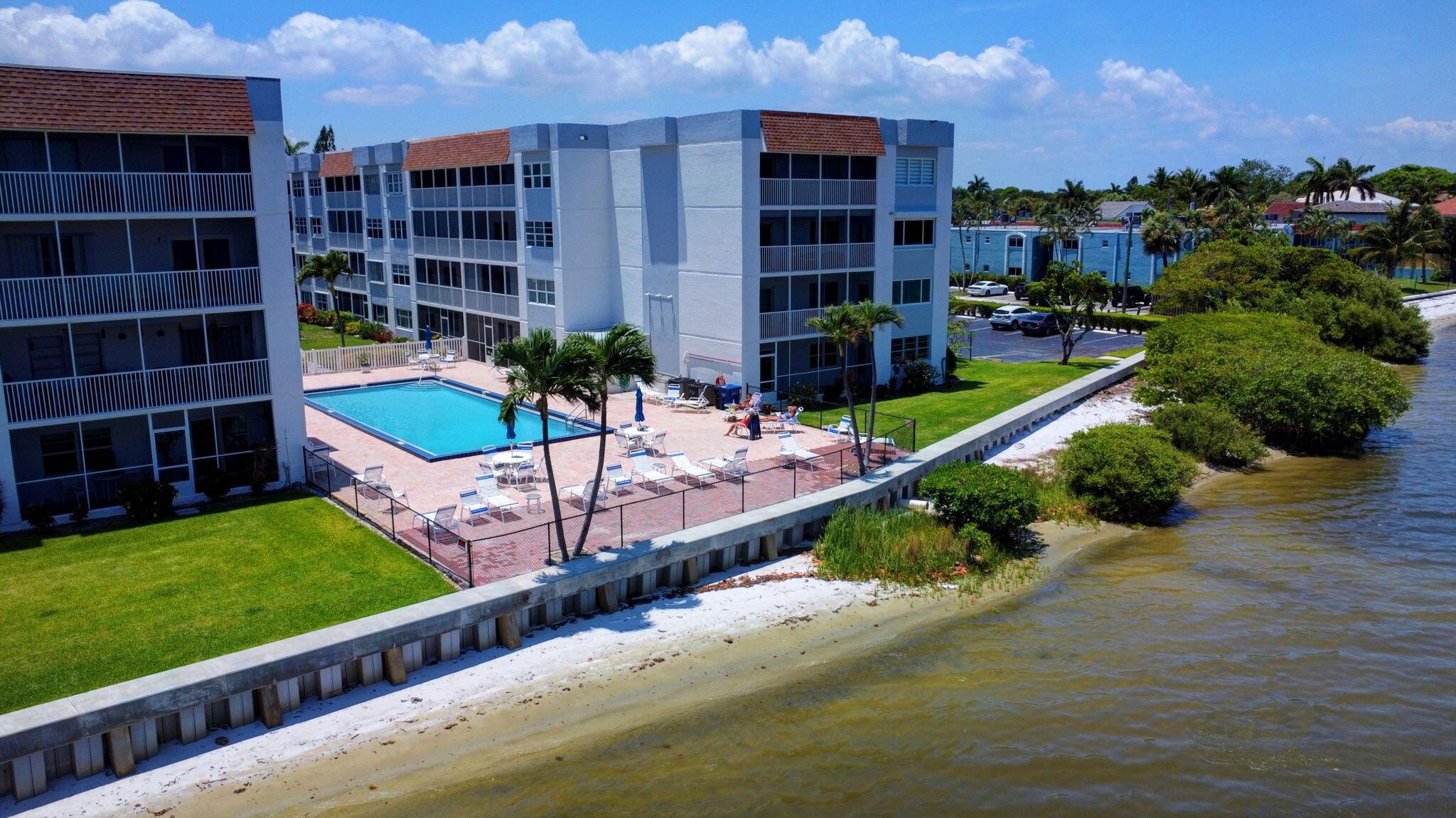 1516 S Lakeside Drive 118