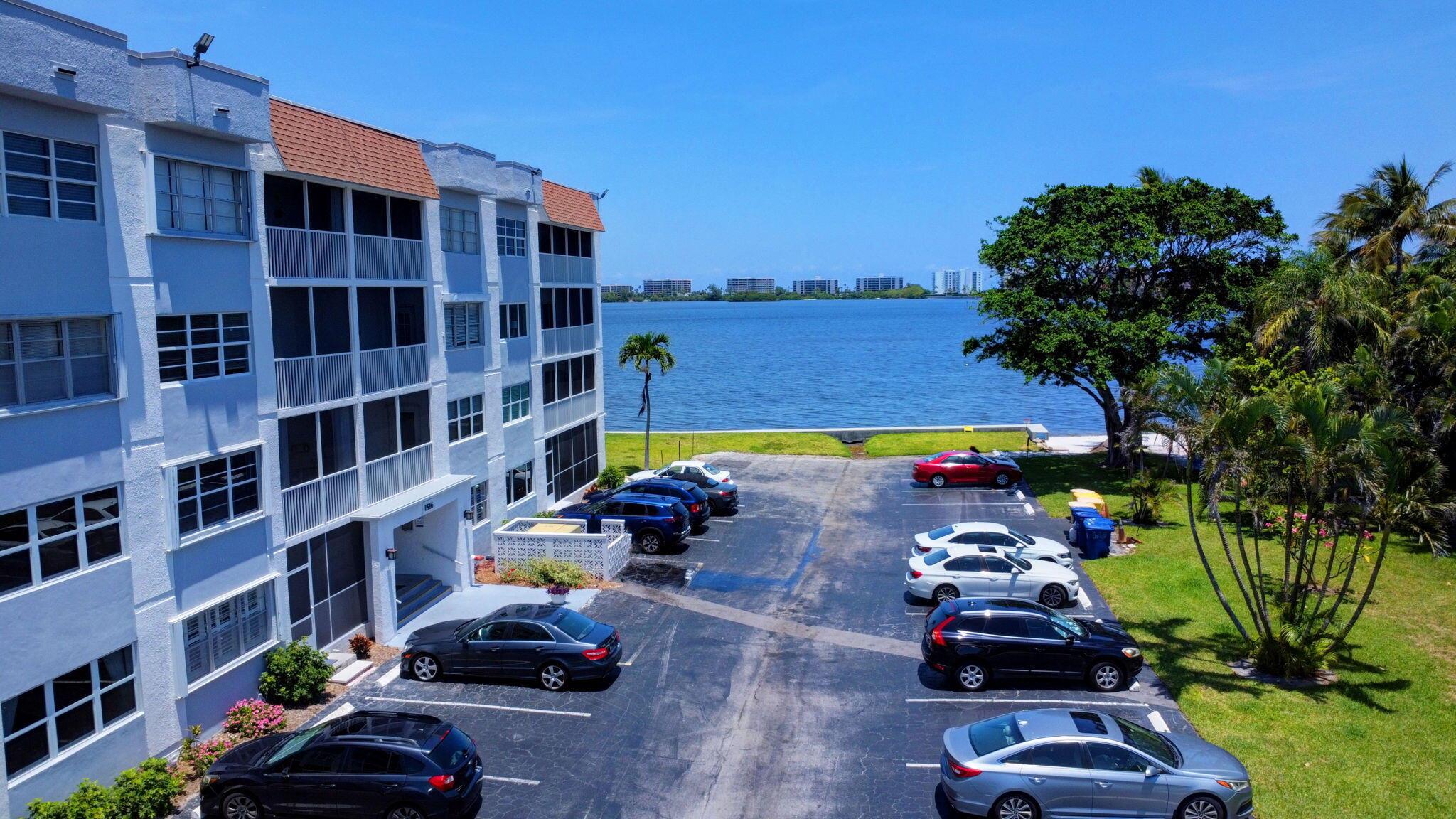 1516 S Lakeside Drive 118