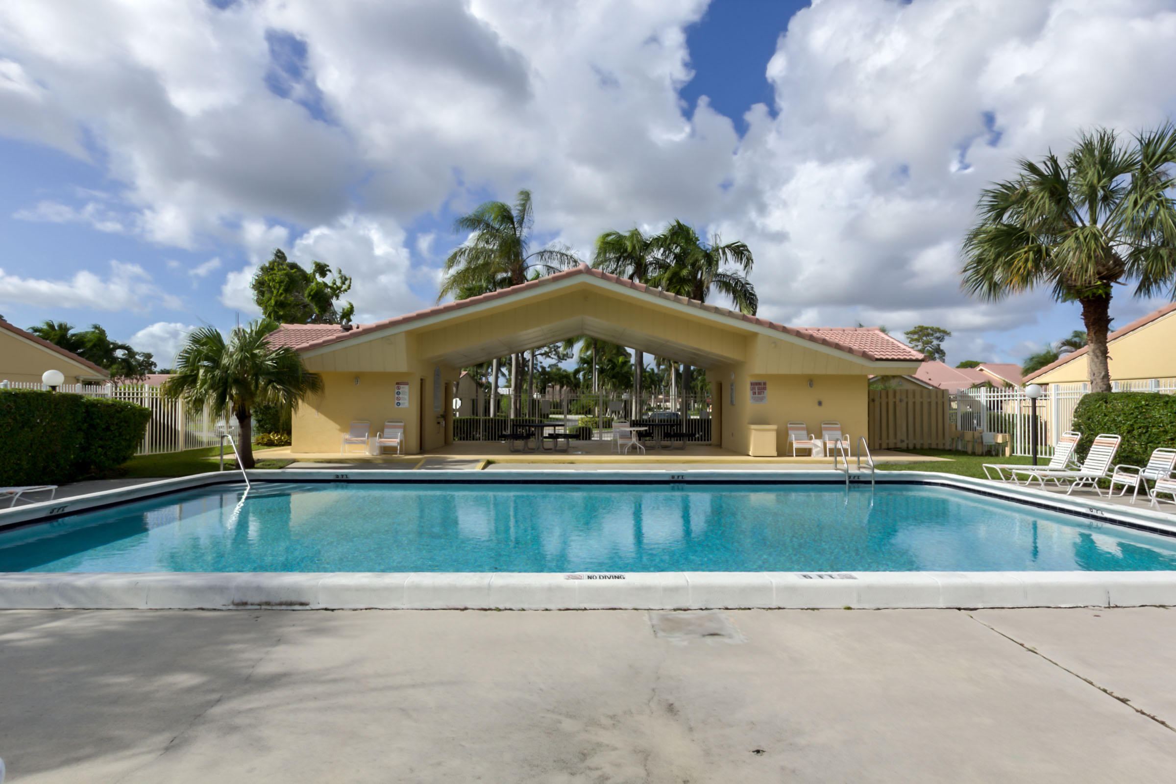 THORNHILL LAKE/ GLEN - Residential