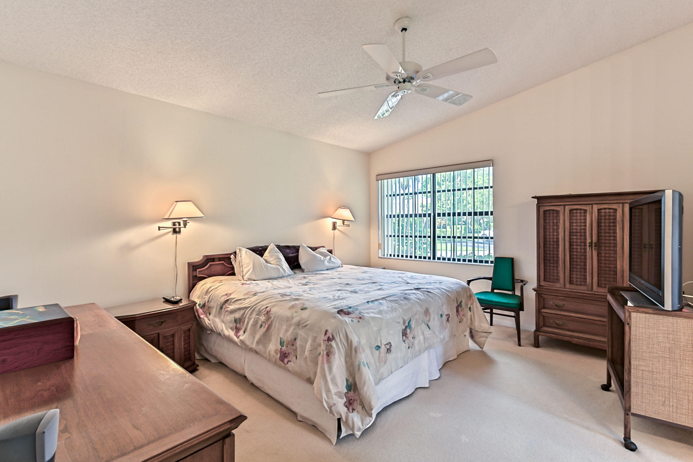 THORNHILL LAKE/ GLEN - Residential