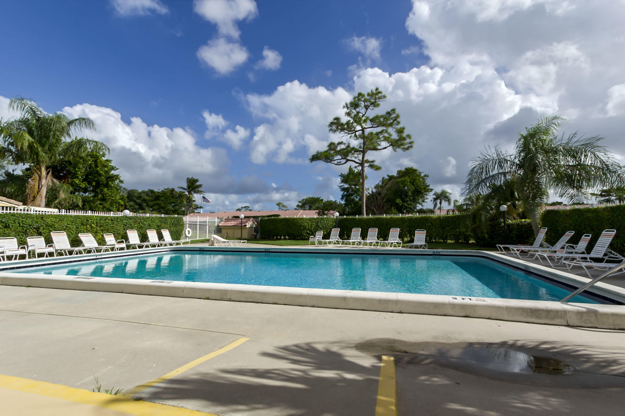 THORNHILL LAKE/ GLEN - Residential