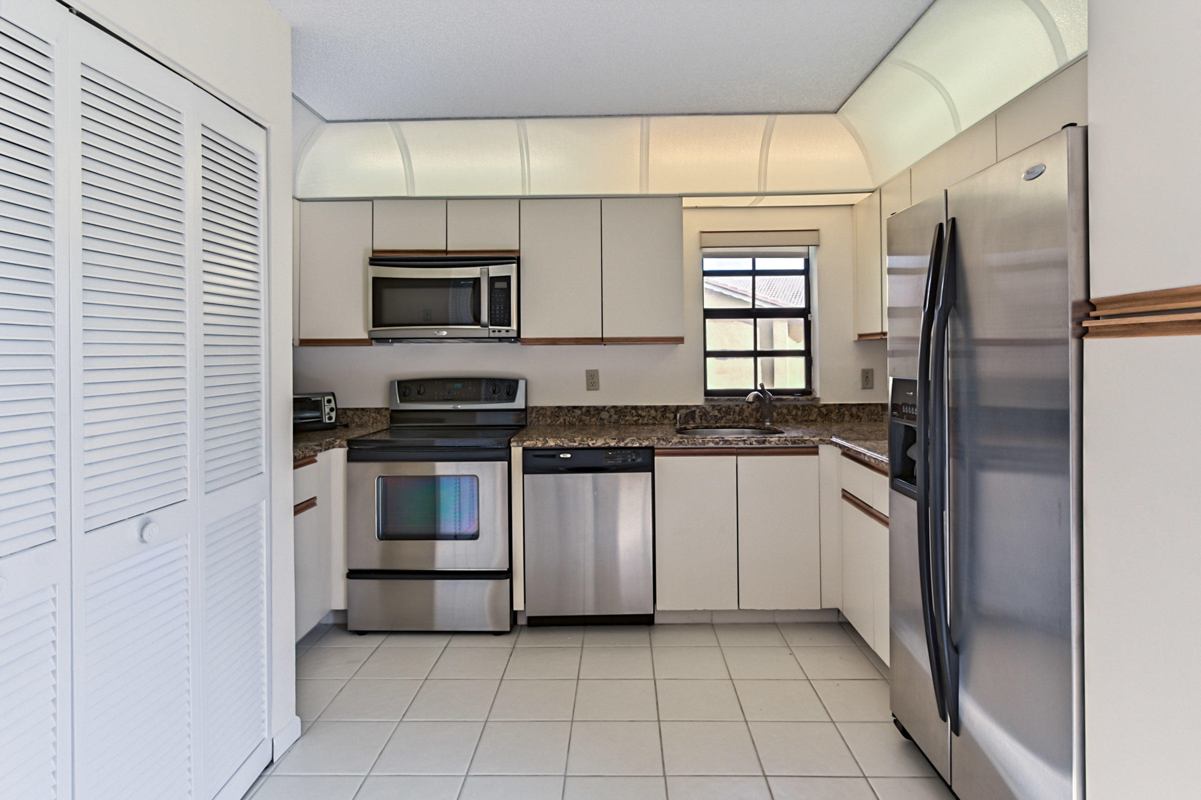 THORNHILL LAKE/ GLEN - Residential