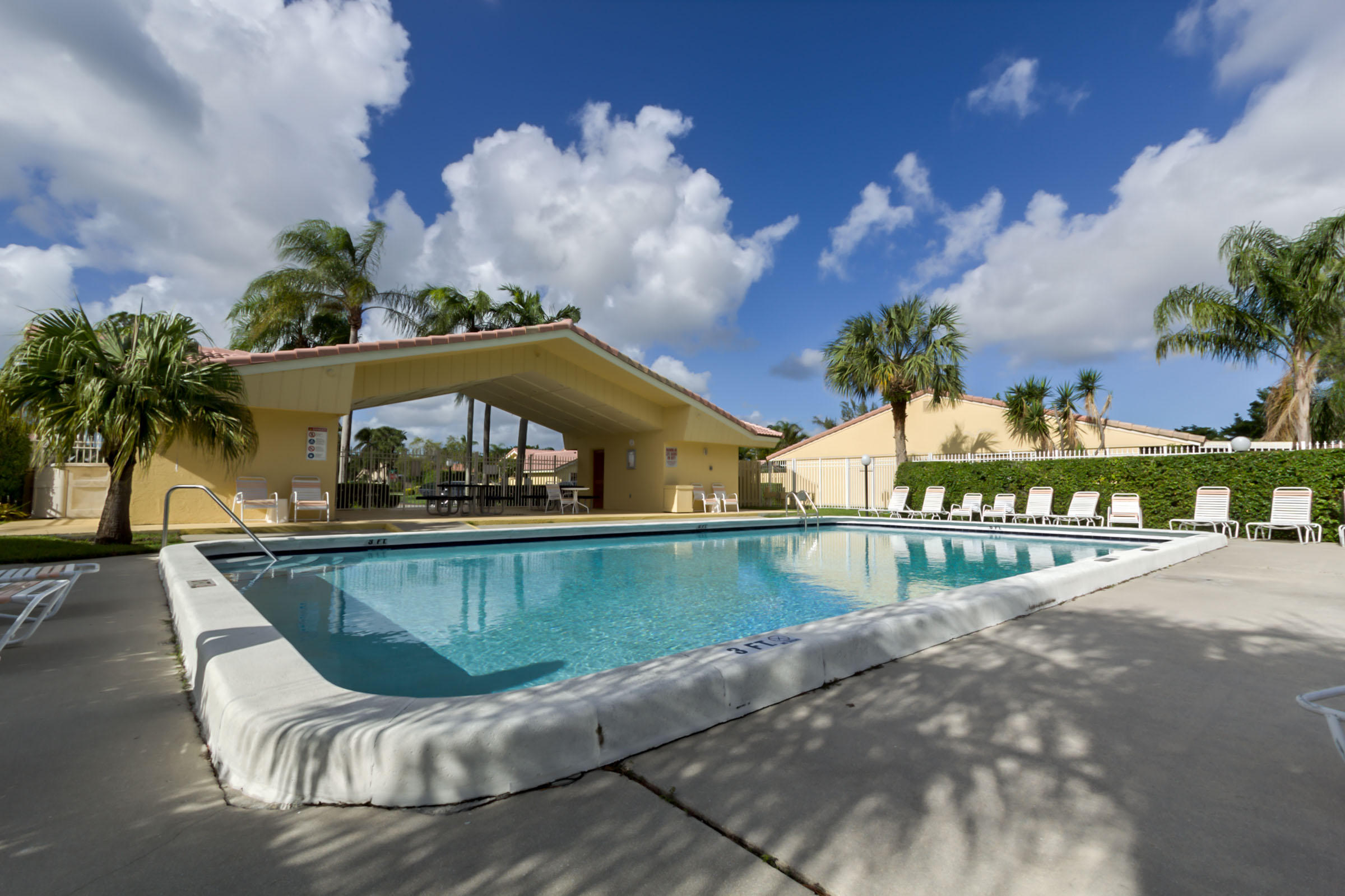 THORNHILL LAKE/ GLEN - Residential