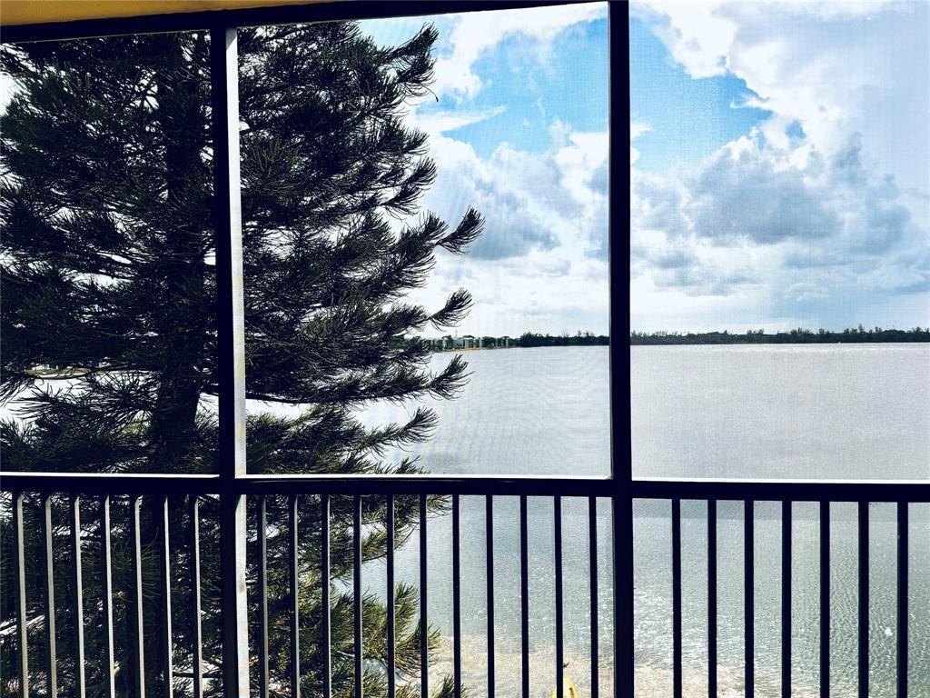 Freshly renovated. Great location. Magnificent views. Awesome amenities. 3 heated pools. 3 Jacuzzis. 2 tennis courts. 24/7 well equipped gym. Billiards, ping pong and Bingo! Any water craft you like that doesn't involve gasoline. You will love coming home to this gracious oasis. Minimum 680 credit required.