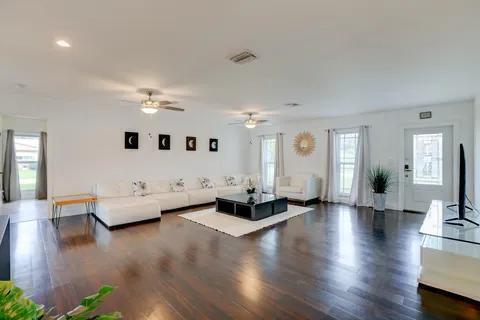 PALM-AIRE VILLAGE 2ND SEC - Residential Lease