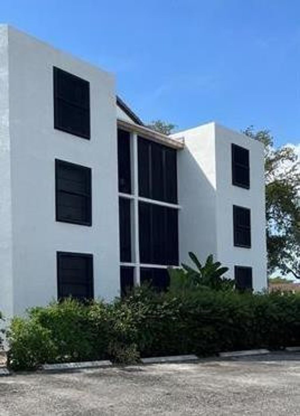 Photo of 211 Lake Pointe Drive #212, Oakland Park, FL 33309 (MLS # F10534748)