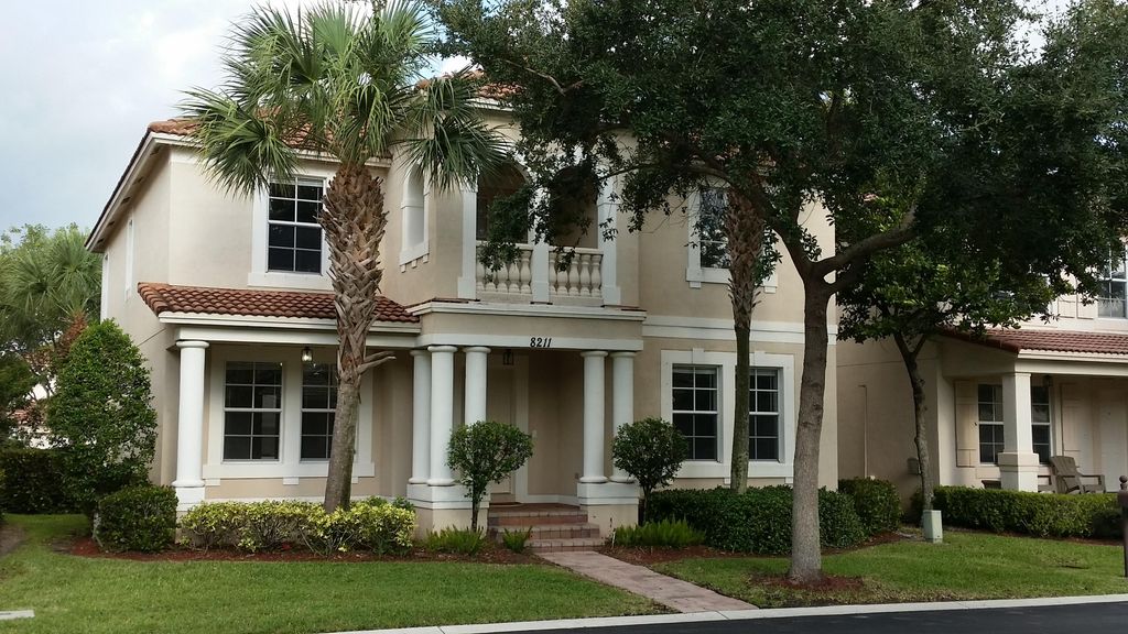 Photo of 8211 Calterra Drive, Palm Beach Gardens, FL 33418 (MLS # R10972271)