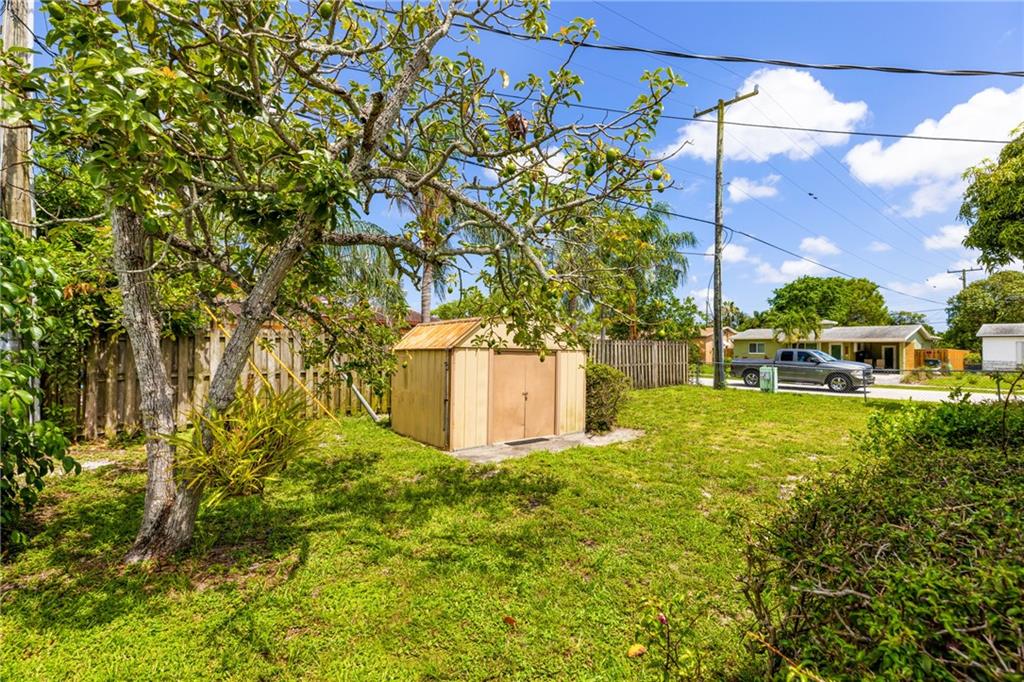 North Andrews Terrace 32- - Residential