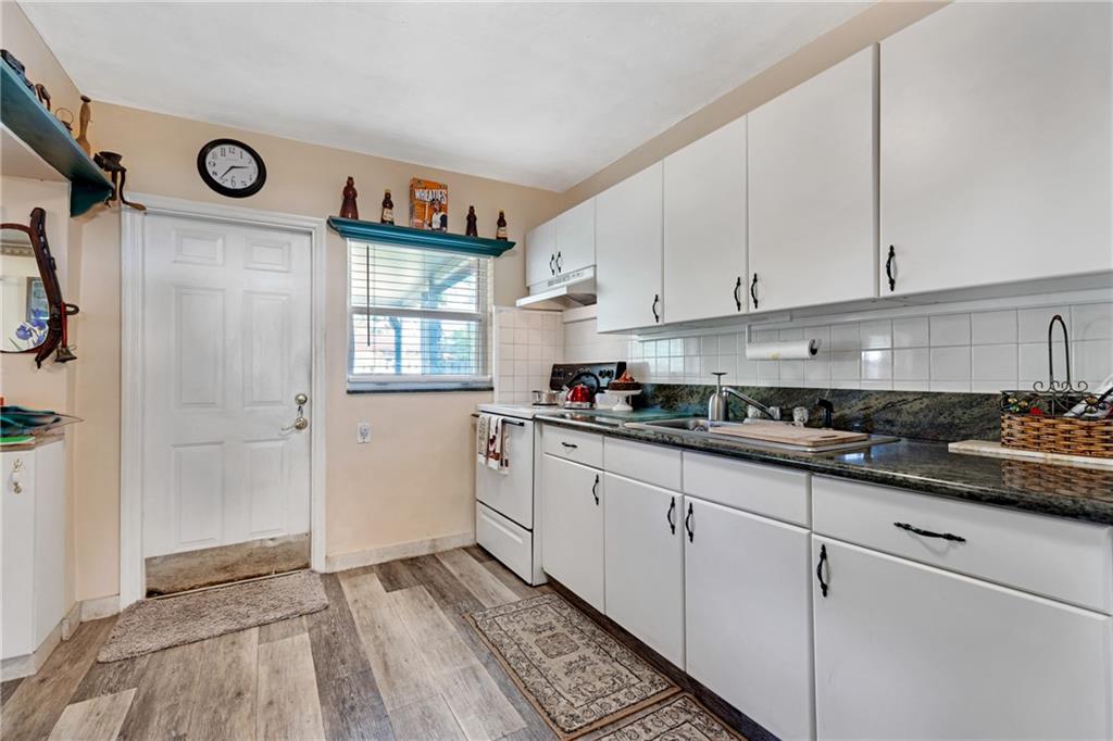 North Andrews Terrace 32- - Residential