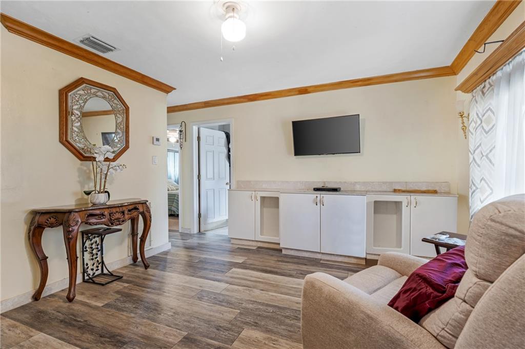 North Andrews Terrace 32- - Residential