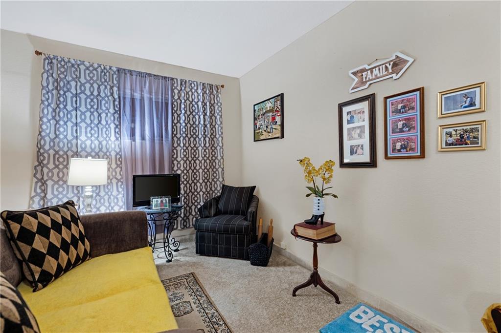 North Andrews Terrace 32- - Residential
