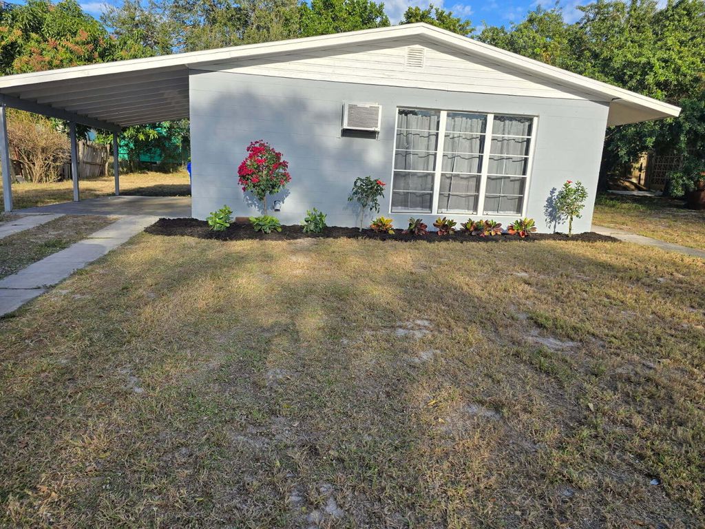 Photo of 412 7th Road SW, Vero Beach, FL 32962 (MLS # R11148384)