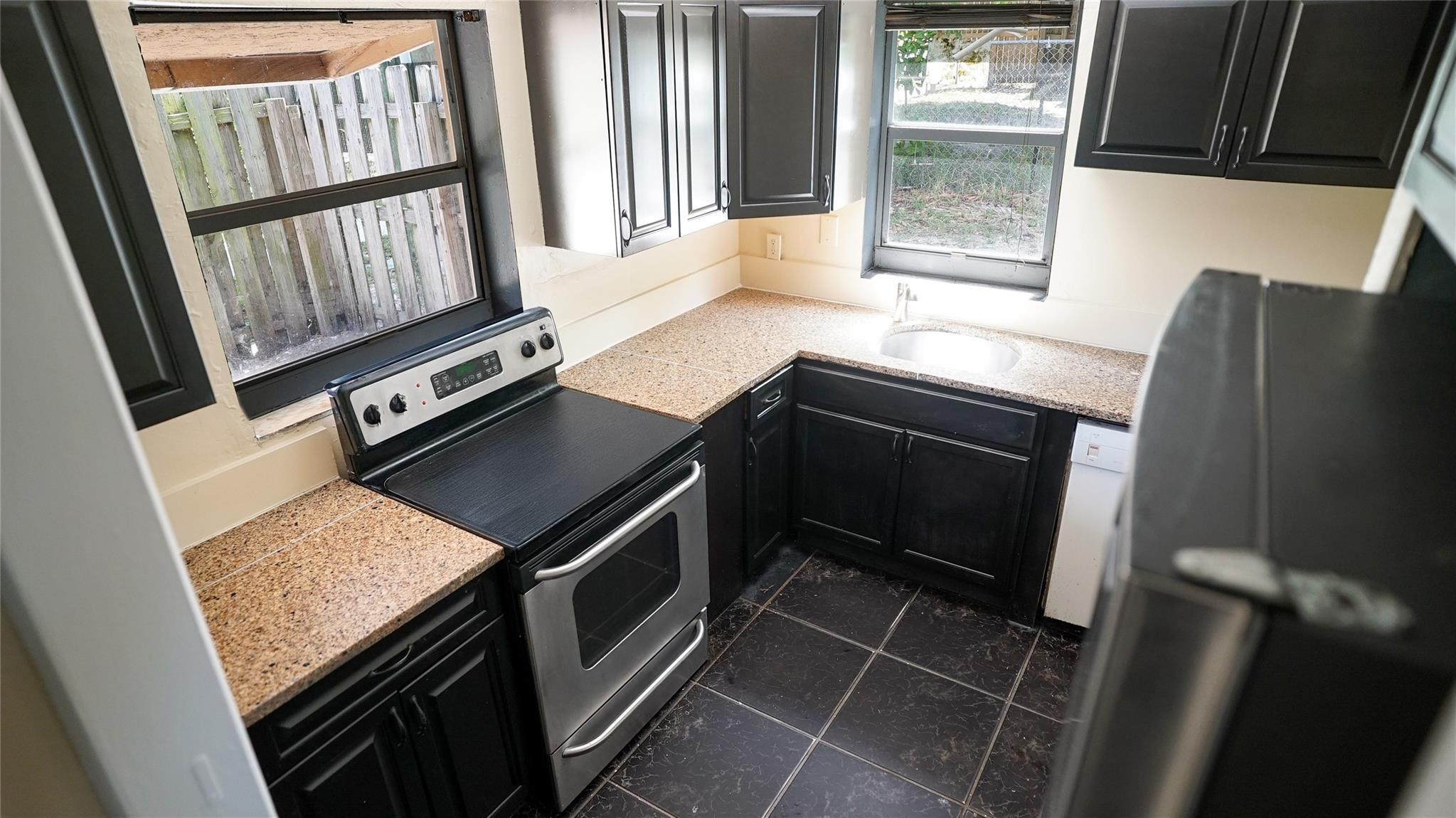 LAKE WORTH TOWN OF - Residential Lease