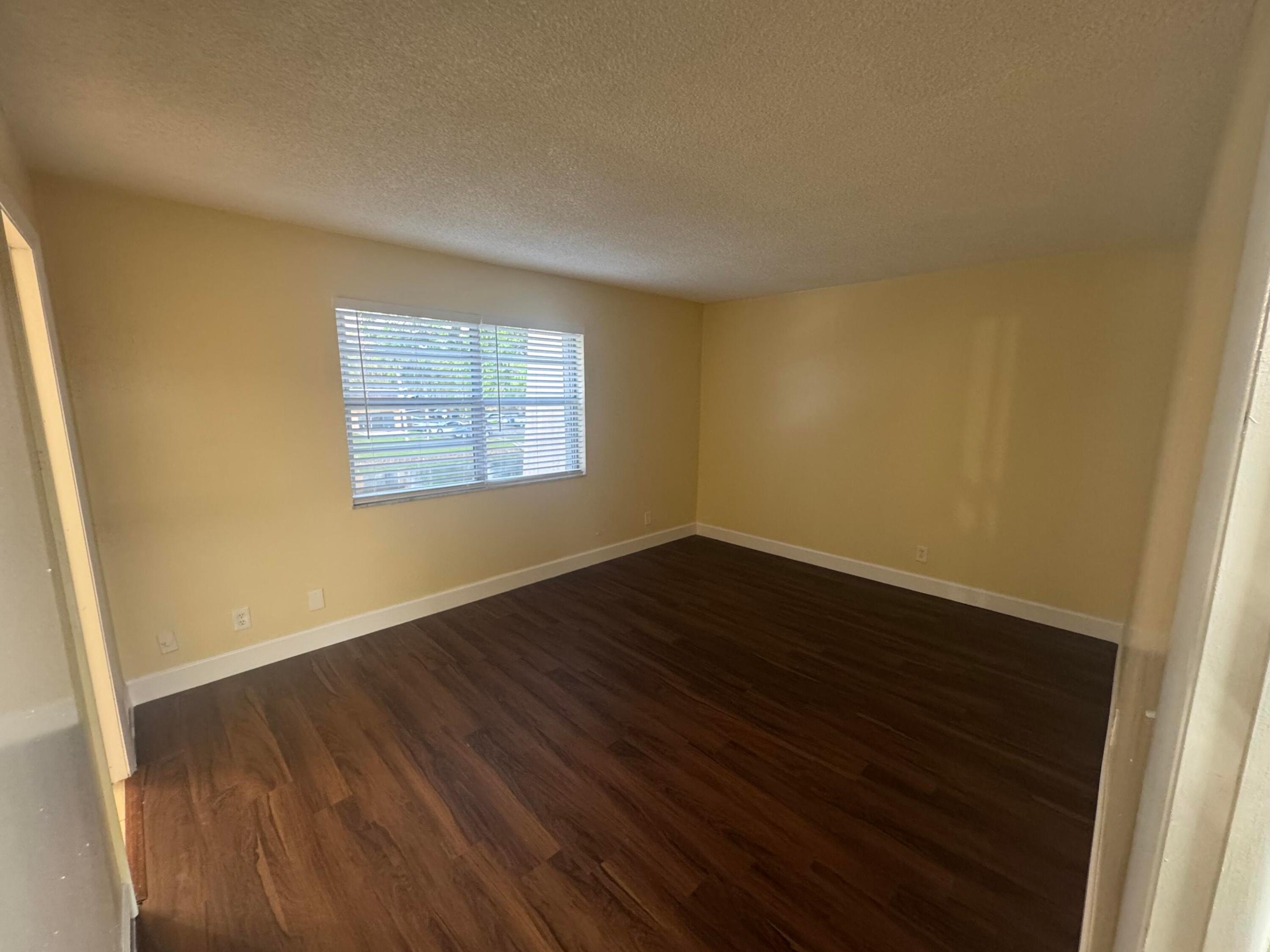 WELLEBY TOWNHOME 1 CONDO - Residential Lease