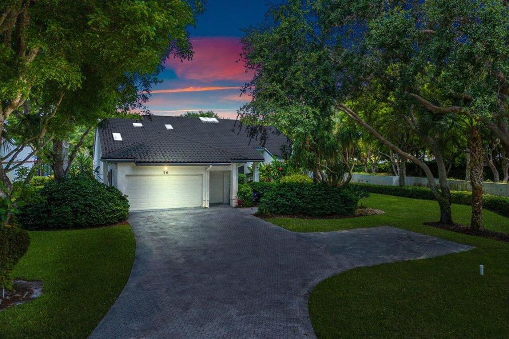 Photo of 70 Bristol Drive, Boynton Beach, FL 33436 (MLS # R11013433)