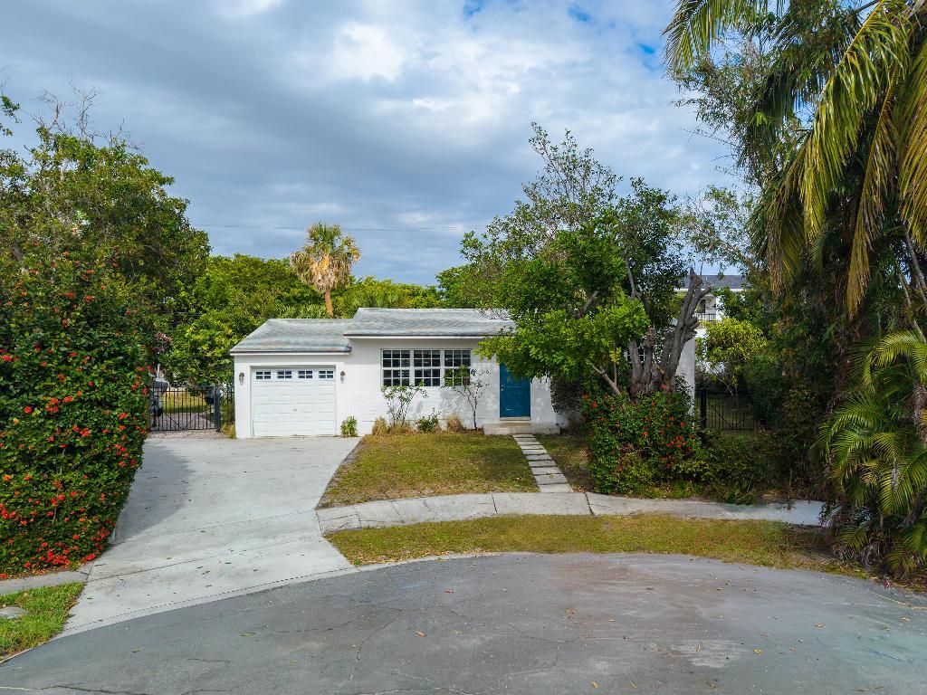 Photo of 5401 Prairie Trail, West Palm Beach, FL 33405 (MLS # R11158212)