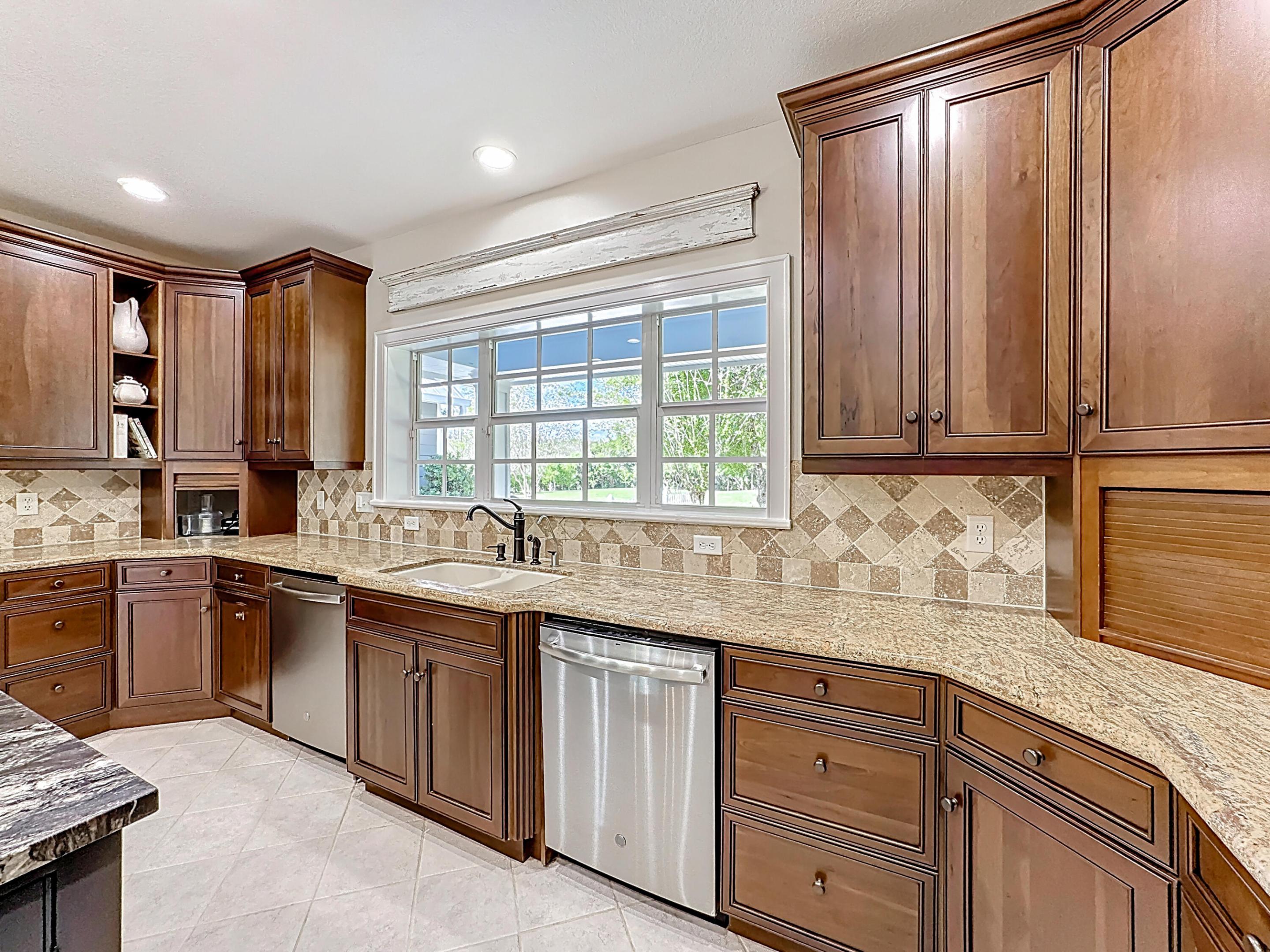 TRAILS END - Residential