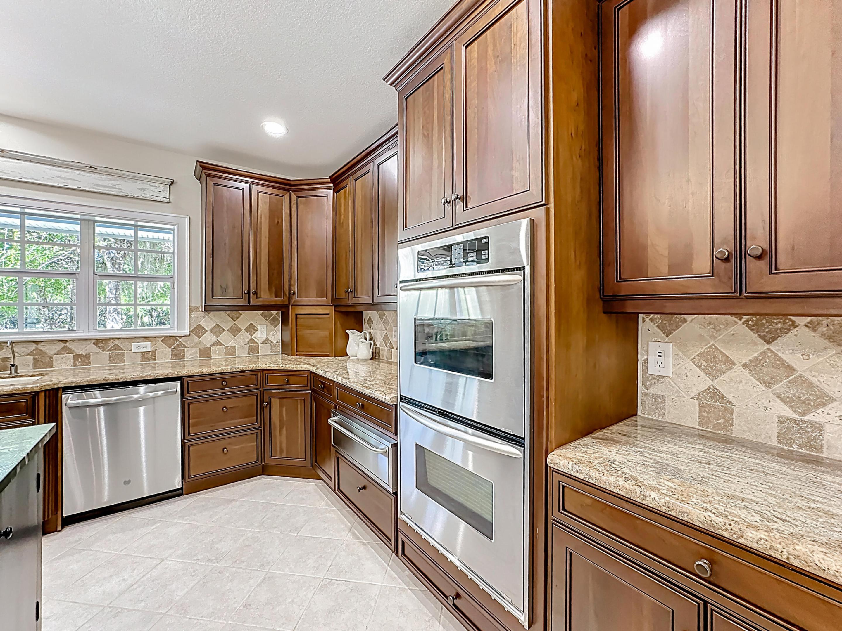 TRAILS END - Residential