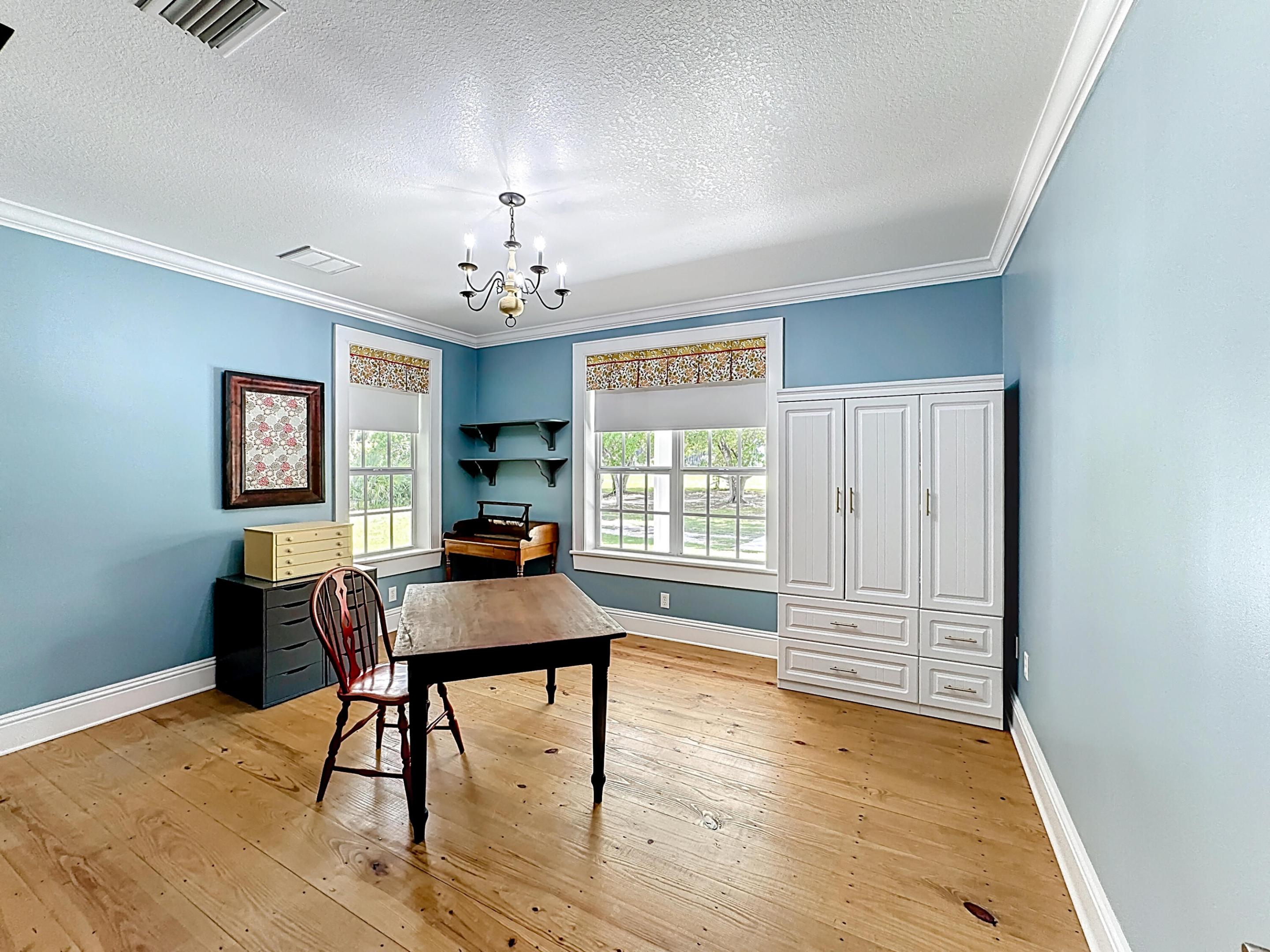 TRAILS END - Residential