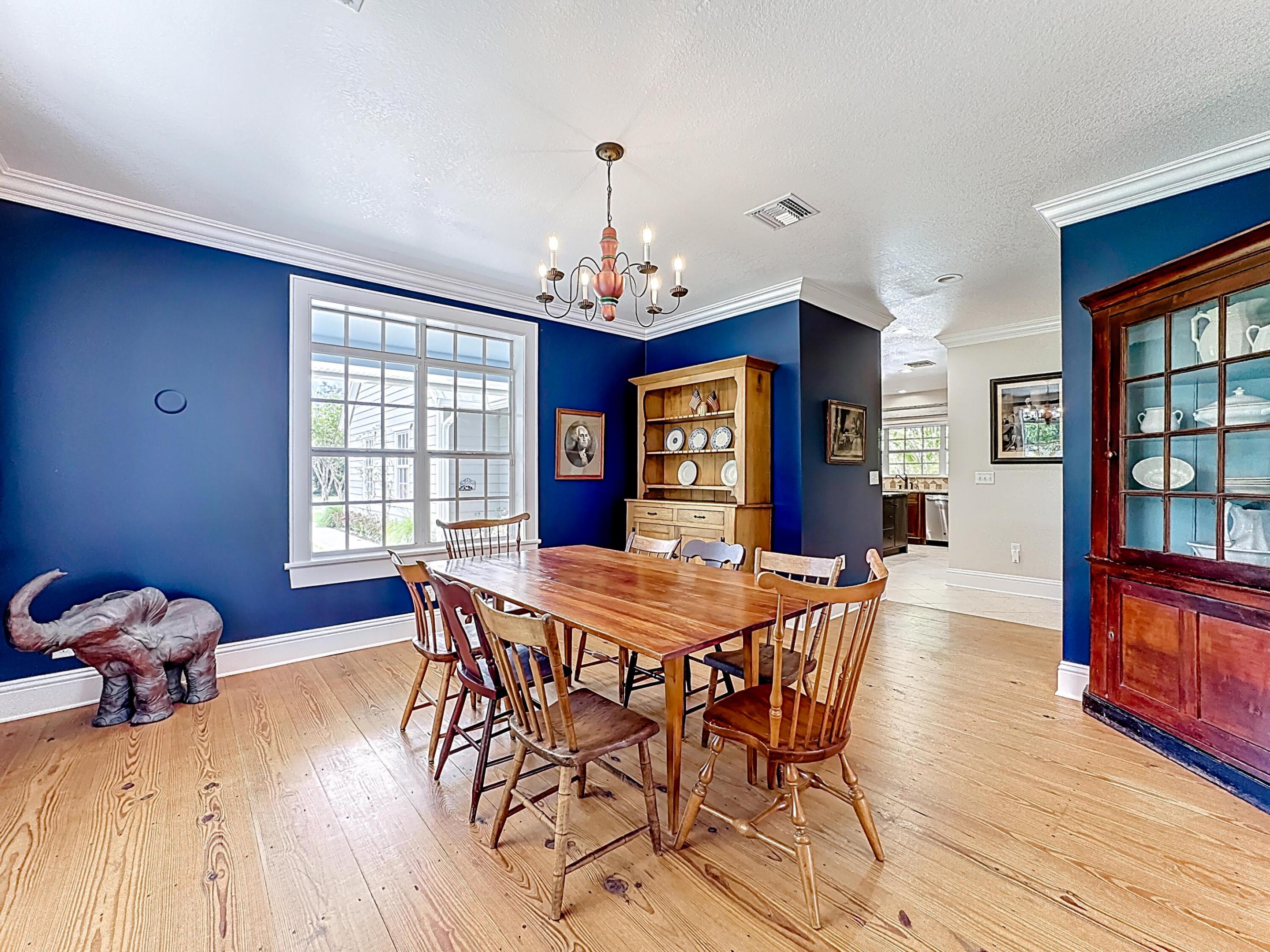 TRAILS END - Residential